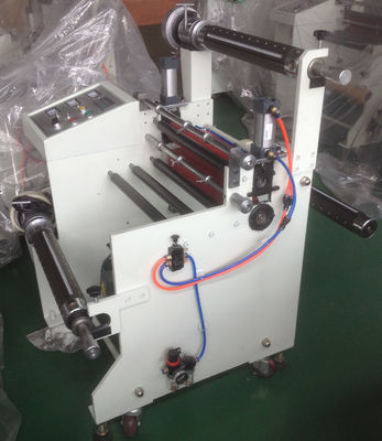 Elektronik malzeme fabrikasında kullanılan yüksek hassas laminasyon makinesi