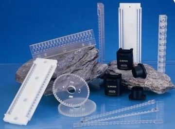 Piezas que trabajan a máquina de la precisión del CNC del plástico de acetal del ODM Delrin del OEM para los dispositivos ópticos