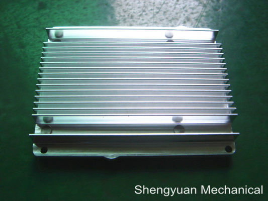 Disipador de calor de aluminio de la protuberancia de la precisión de encargo del CNC que trabaja a máquina con la escala de conversión