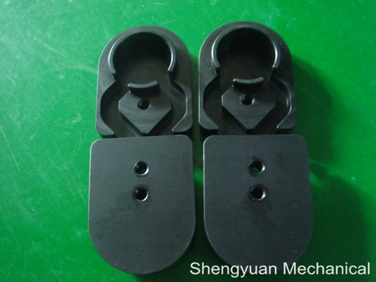 Hitam anoda CNC Precision Machining AL6061 kabel Lulus Thru dengan 0,005 - 0.01mm