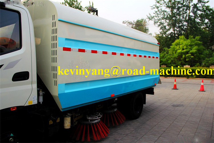 Xe tải quét đường hạng nhẹ mới với hộp nước 5m³ GarbageTank 1100L bằng thép không gỉ với giá tốt